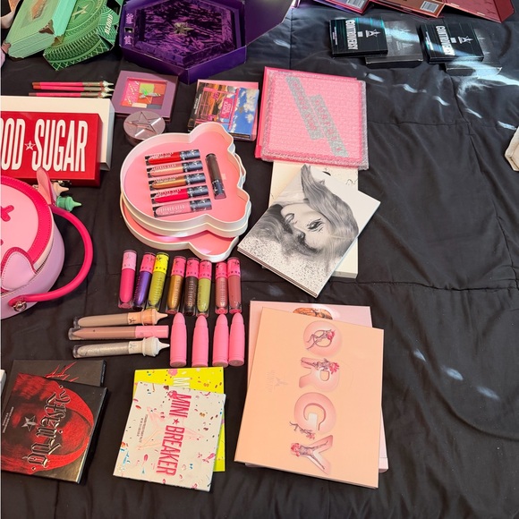 Jeffree Star Eyeshadow Palette Collection - Pink, Red, and Purple - Picture 2 of 7